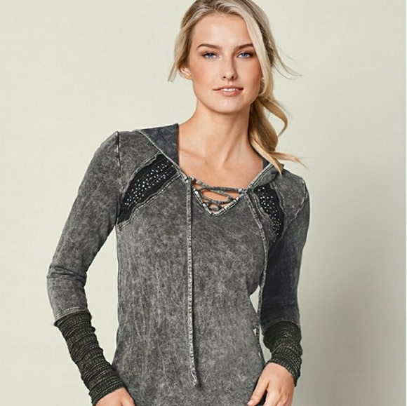 VENUS Tops - NWT Venus Women's Mineral Wash Hoodie. Size Small.